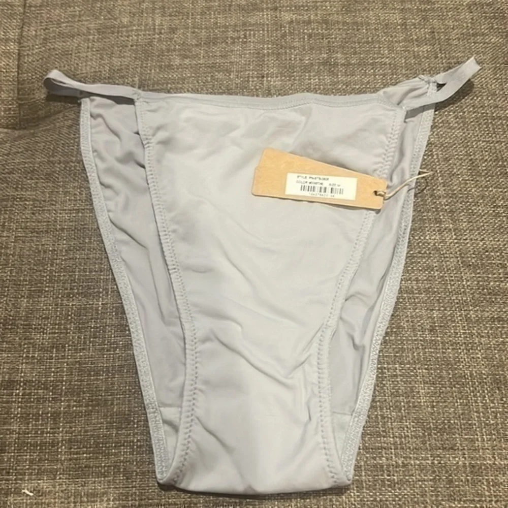 Skims Fits everybody cheeky String Bikini - Picture 4 of 6